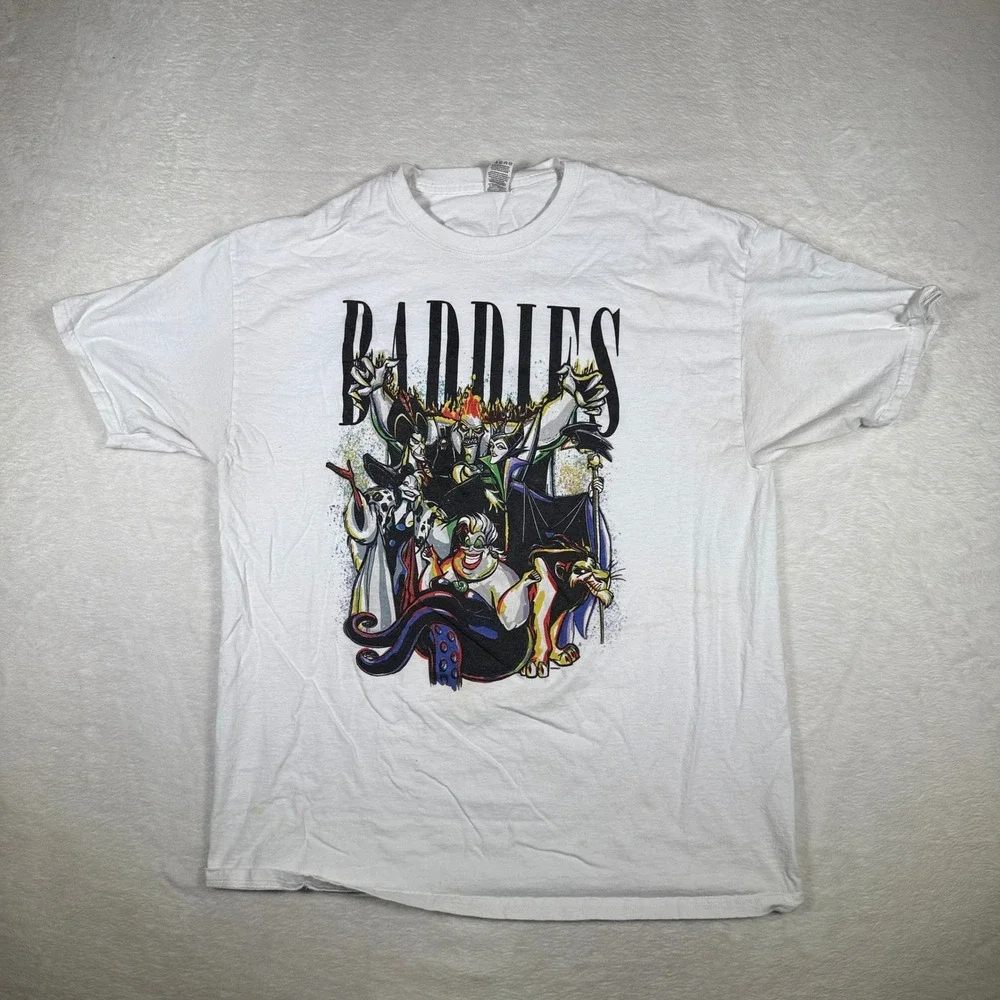 Disney Villains Badges T Shirt XL White Graphic Tee Ursula Maleficent Cruella - Picture 1 of 7